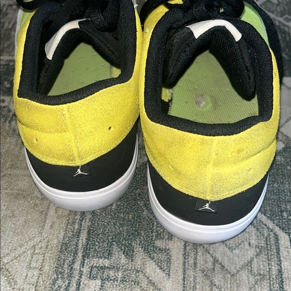 Jordan men’s Dear 90’s Yellow and Green suede Sneakers size 12 - Picture 8 of 9